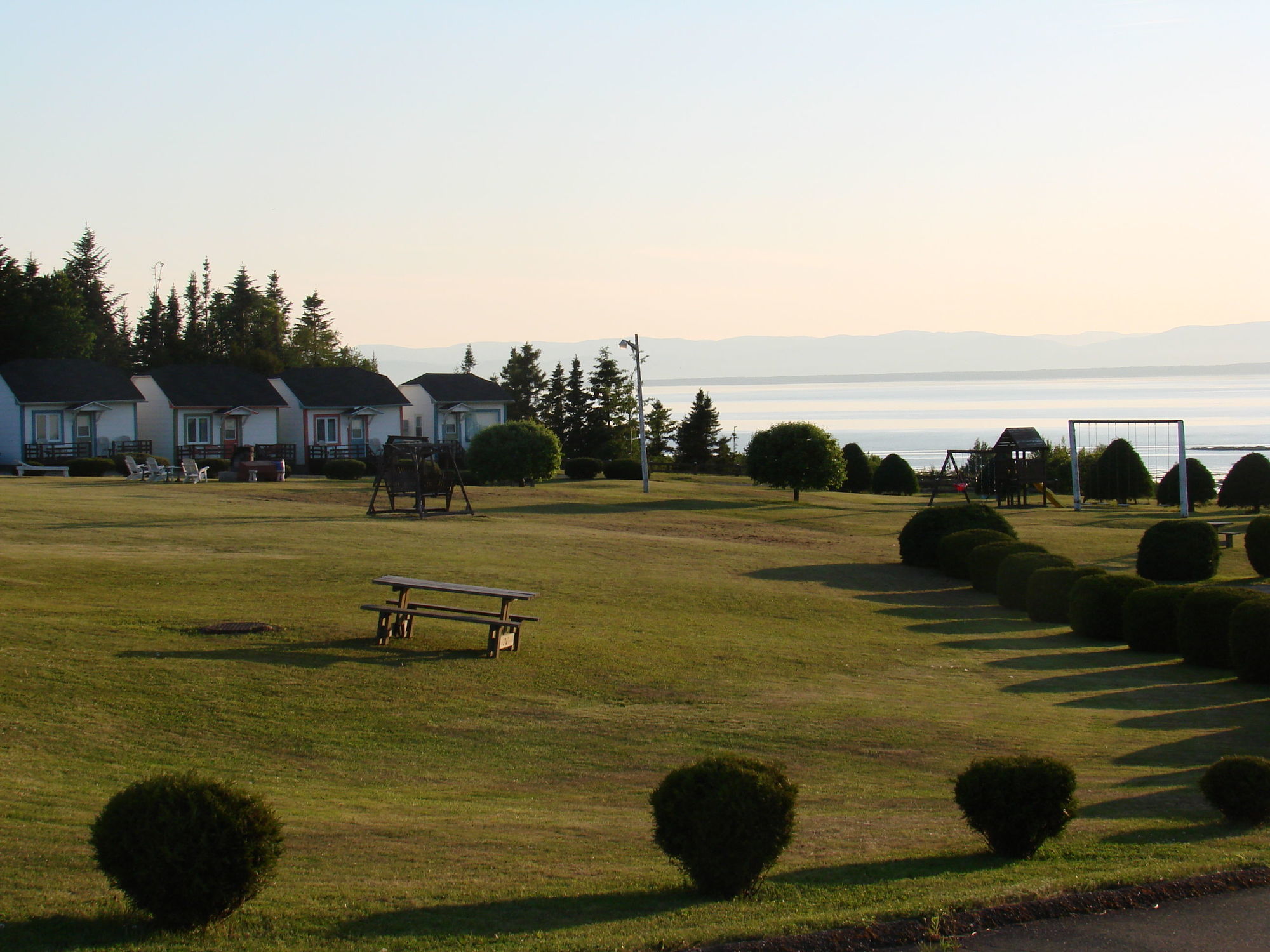Motel Au Fleuve D'Argent Riviere-du-Loup Bagian luar foto