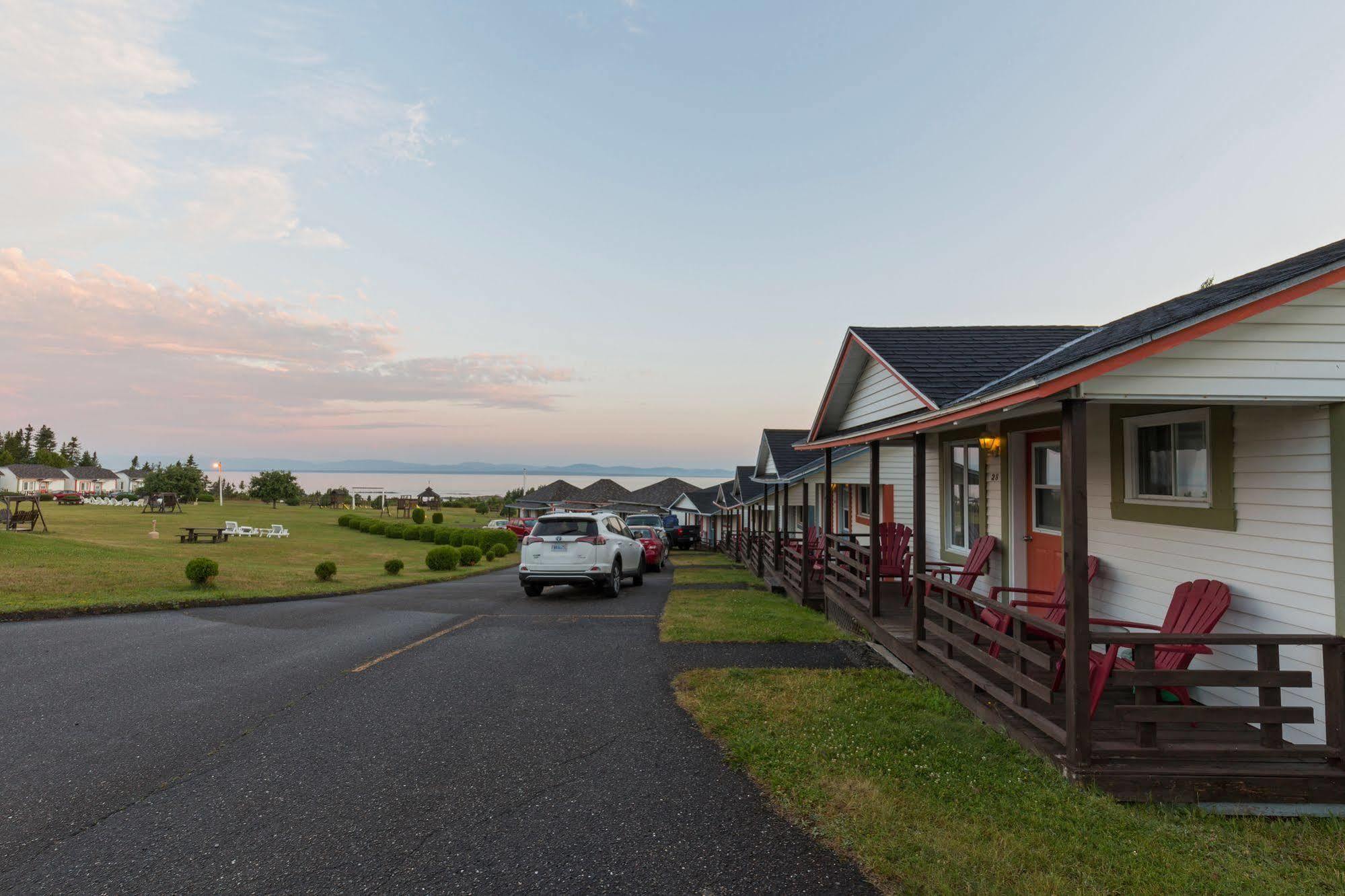 Motel Au Fleuve D'Argent Riviere-du-Loup Bagian luar foto