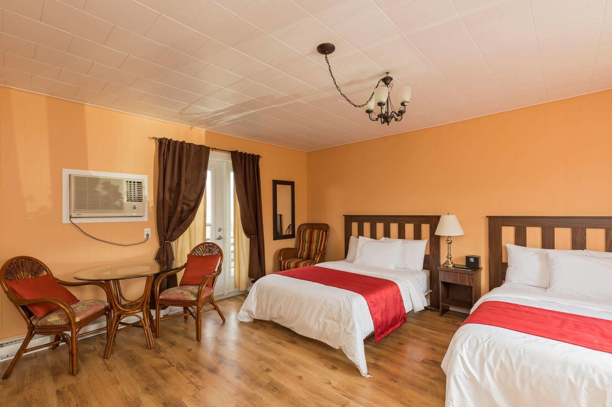 Motel Au Fleuve D'Argent Riviere-du-Loup Bagian luar foto