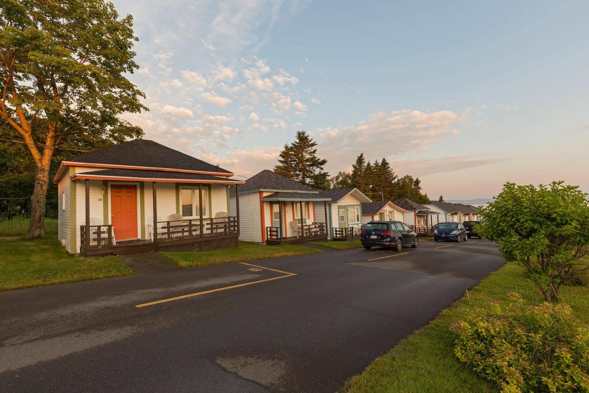 Motel Au Fleuve D'Argent Riviere-du-Loup Bagian luar foto