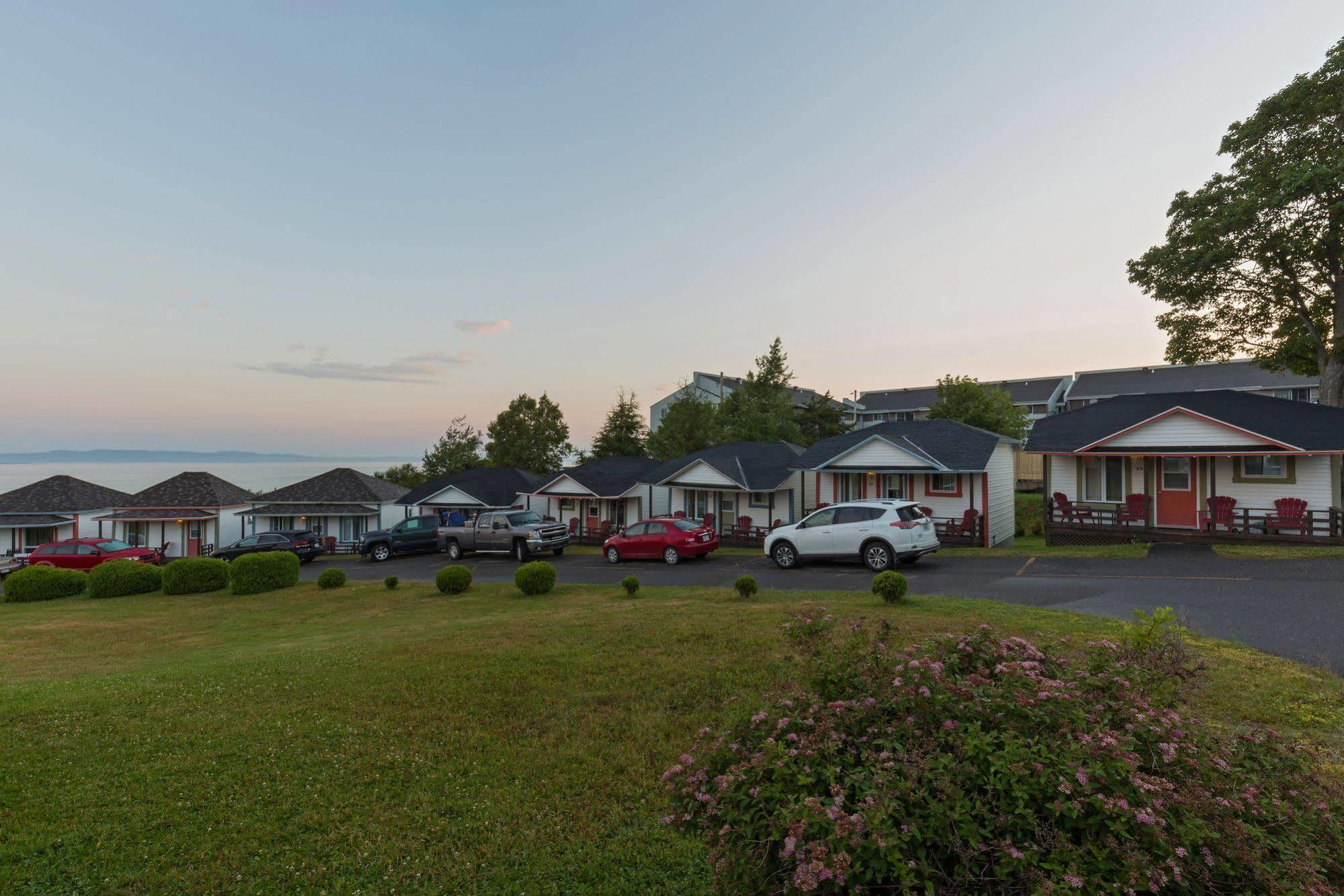 Motel Au Fleuve D'Argent Riviere-du-Loup Bagian luar foto