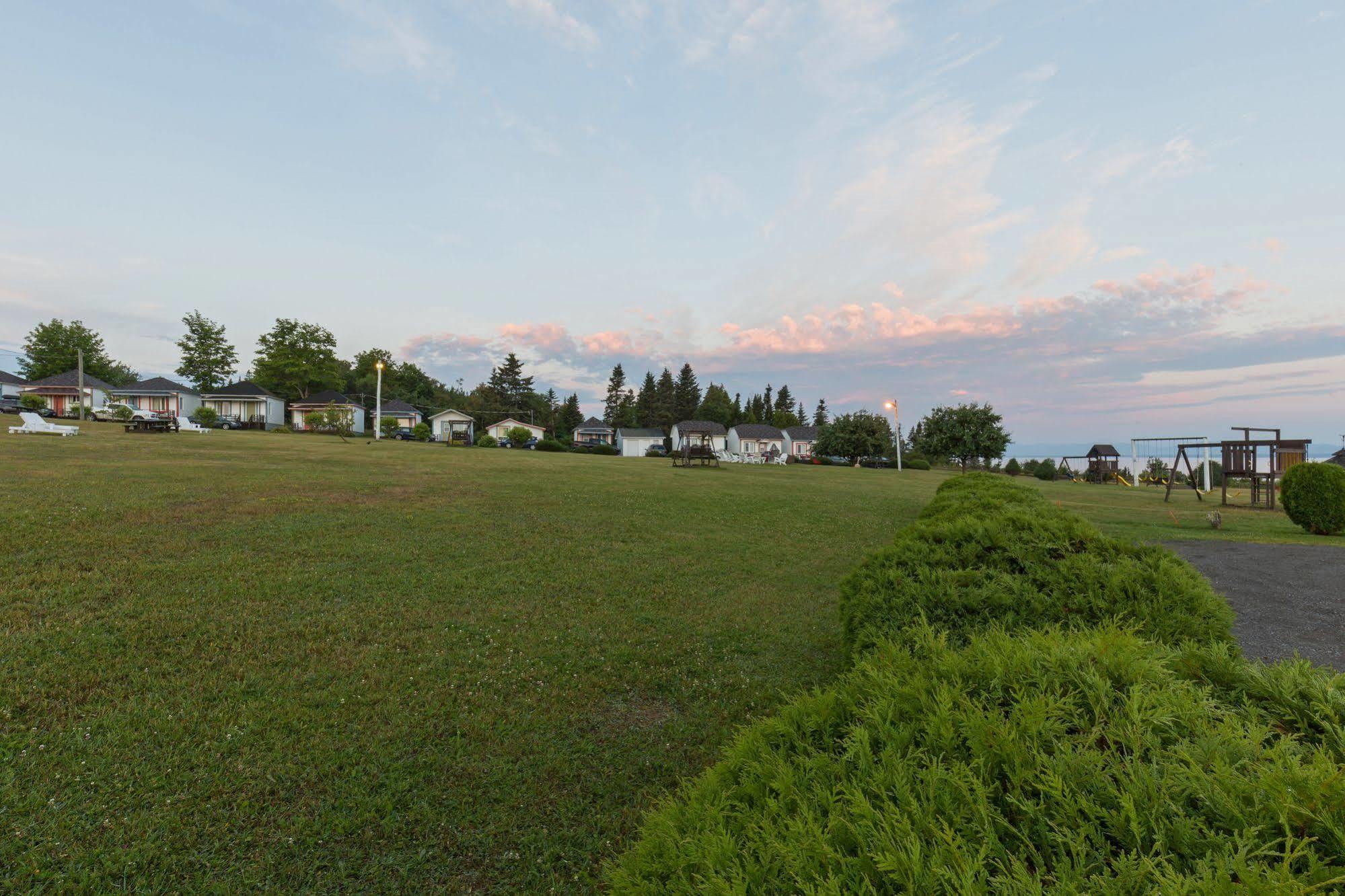 Motel Au Fleuve D'Argent Riviere-du-Loup Bagian luar foto