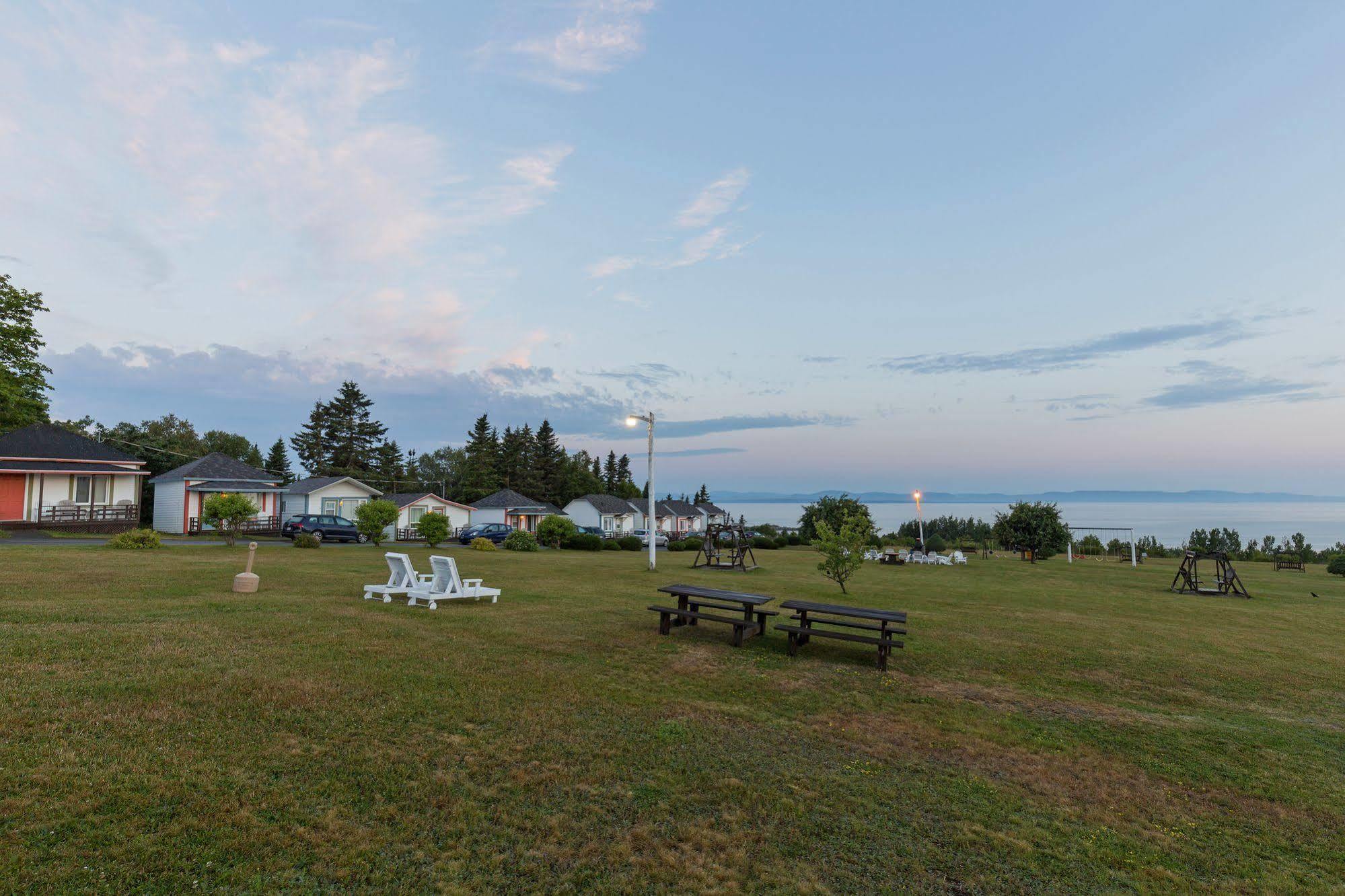 Motel Au Fleuve D'Argent Riviere-du-Loup Bagian luar foto